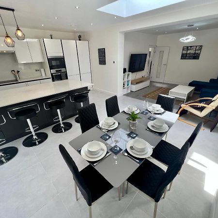 伦敦Wembley Stadium 5 Star Brand New Luxury Sleeps 14 With Parking别墅 外观 照片