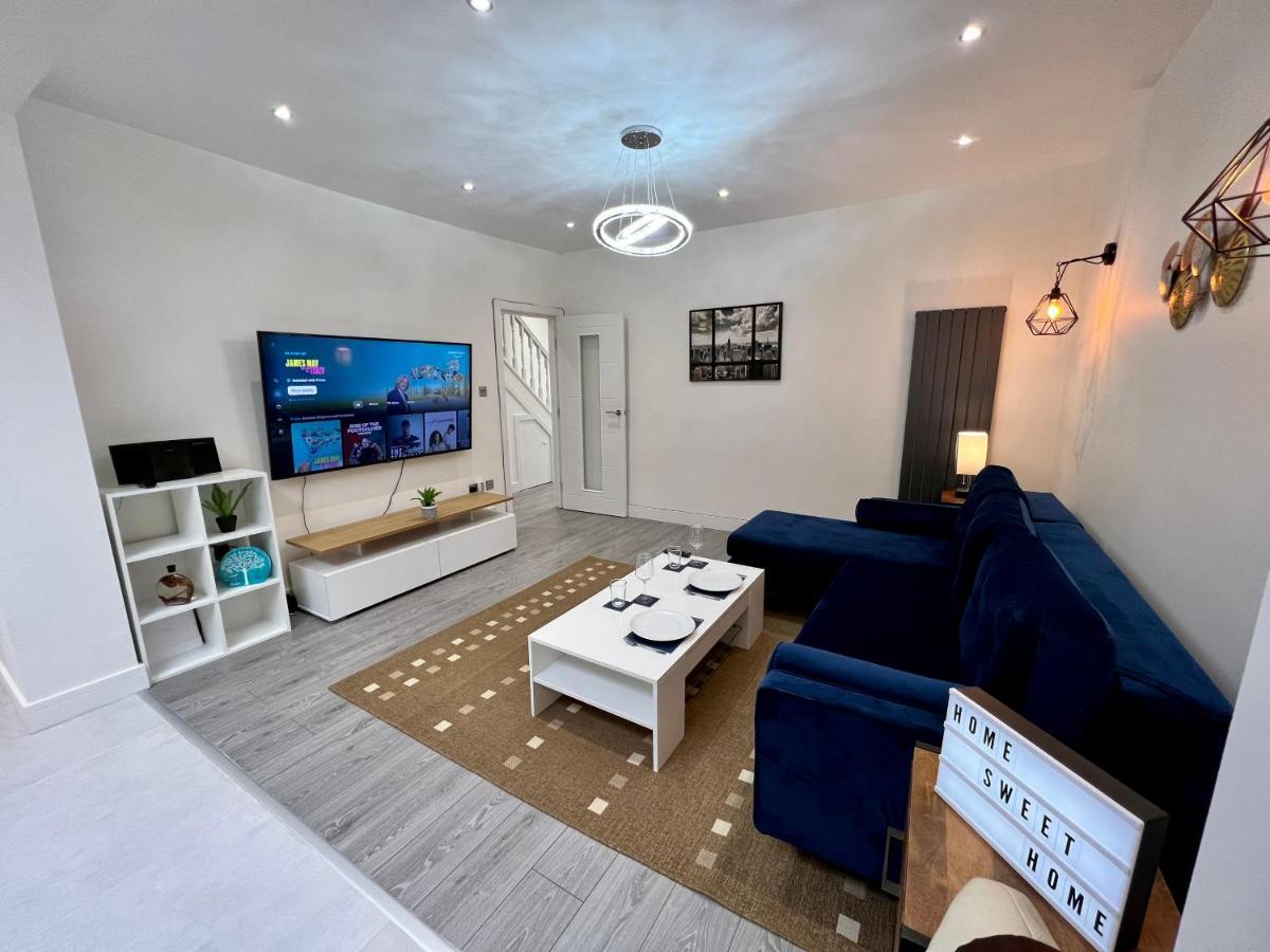 伦敦Wembley Stadium 5 Star Brand New Luxury Sleeps 14 With Parking别墅 外观 照片