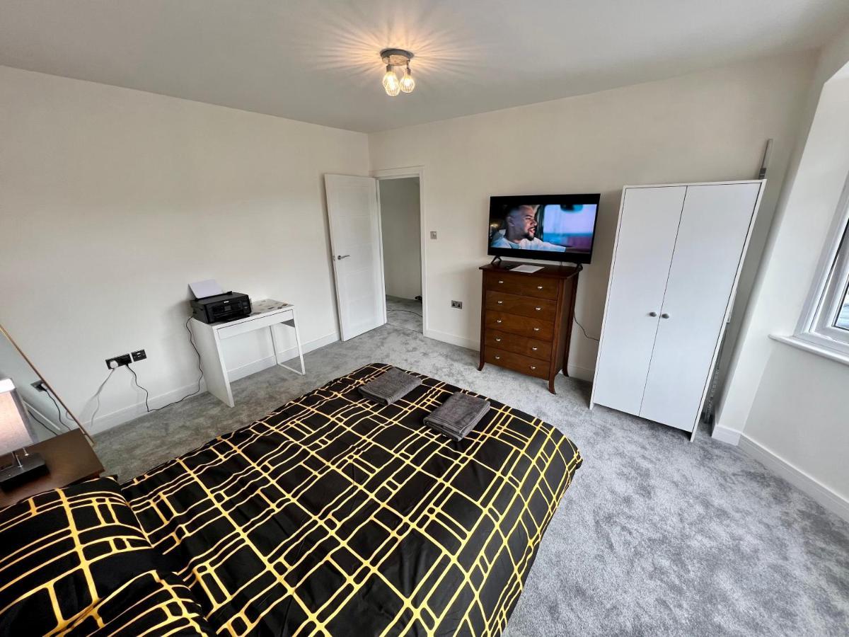 伦敦Wembley Stadium 5 Star Brand New Luxury Sleeps 14 With Parking别墅 外观 照片
