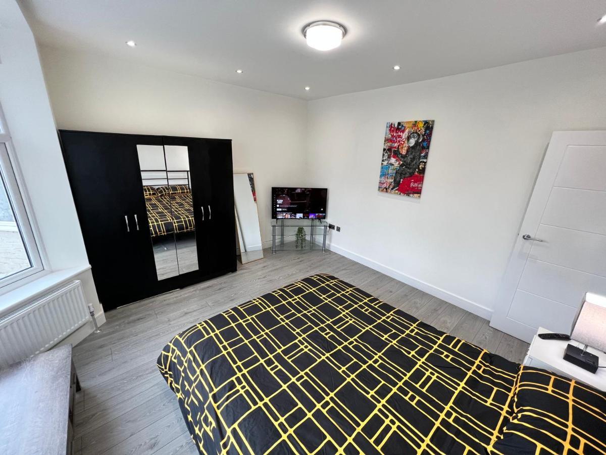 伦敦Wembley Stadium 5 Star Brand New Luxury Sleeps 14 With Parking别墅 外观 照片